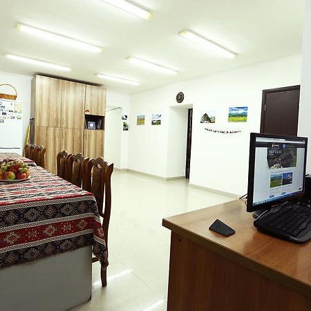 Byron Hostel Ереван Экстерьер фото