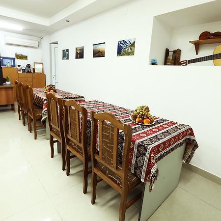 Byron Hostel Ереван Экстерьер фото