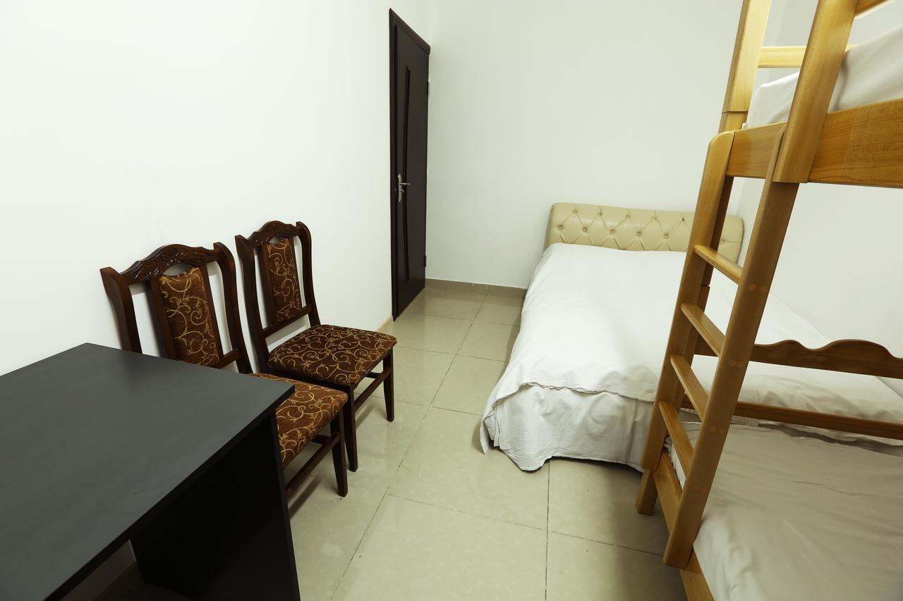 Byron Hostel Ереван Экстерьер фото