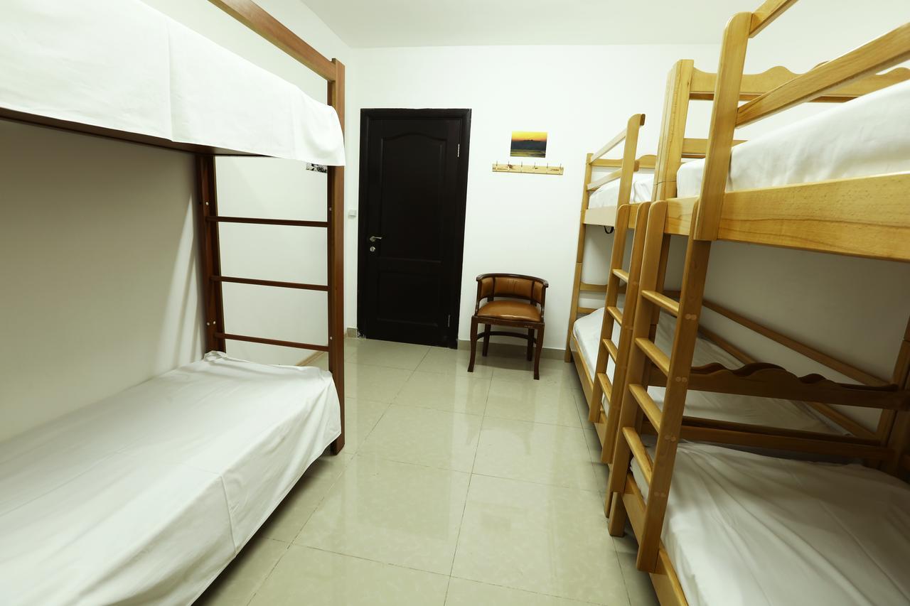 Byron Hostel Ереван Экстерьер фото