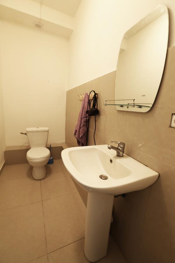 Byron Hostel Ереван Экстерьер фото