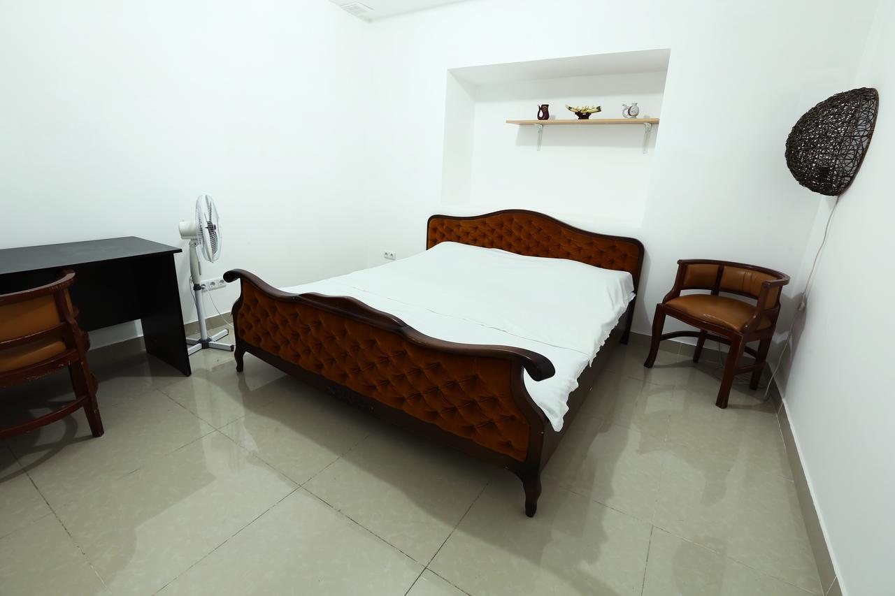 Byron Hostel Ереван Экстерьер фото