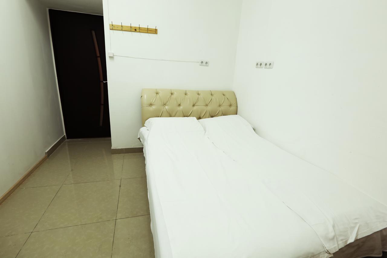 Byron Hostel Ереван Экстерьер фото