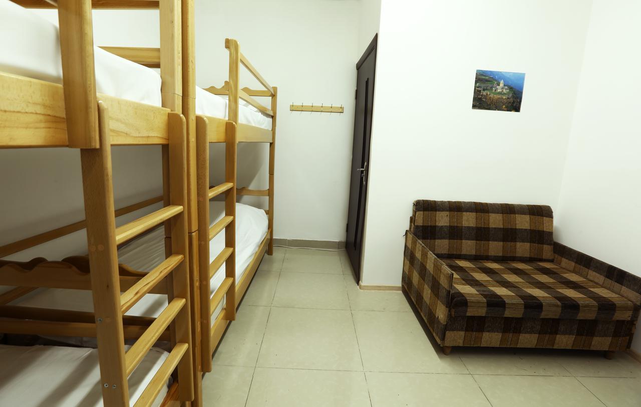 Byron Hostel Ереван Экстерьер фото