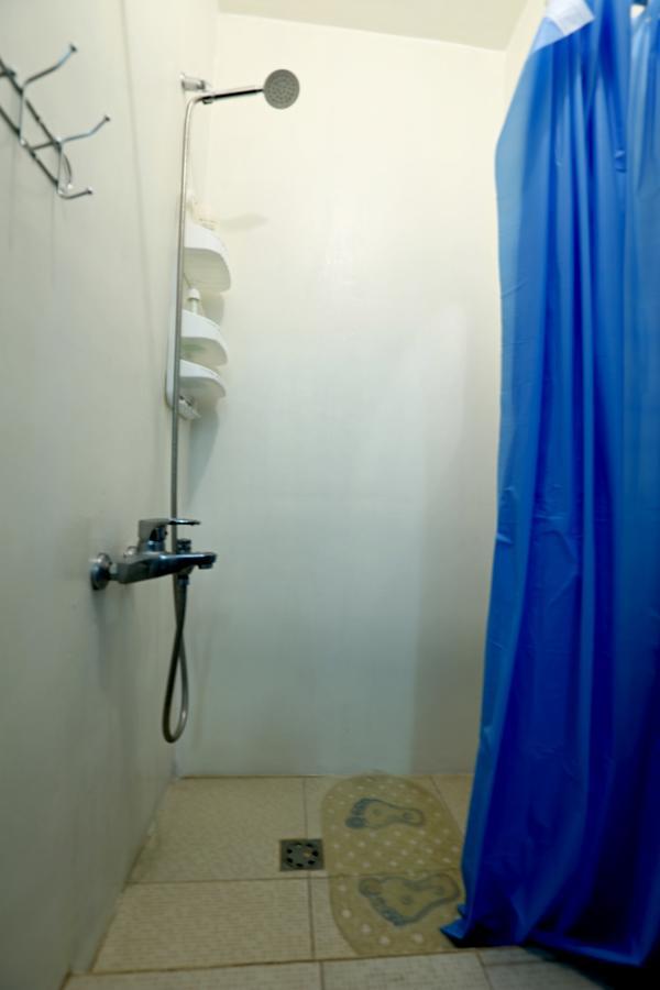 Byron Hostel Ереван Экстерьер фото