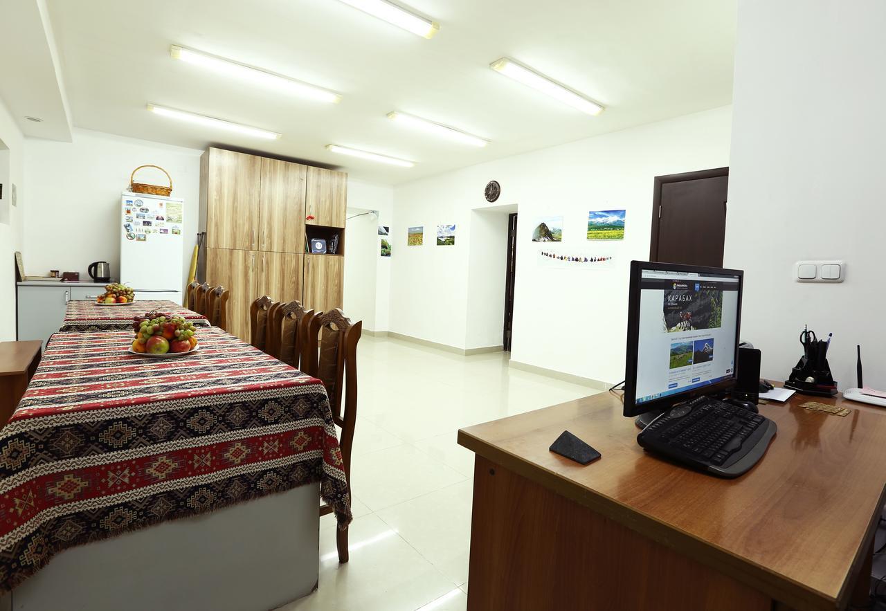 Byron Hostel Ереван Экстерьер фото